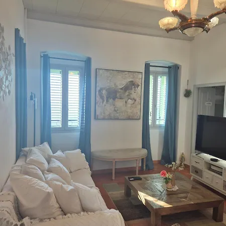 Holiday home Superbe Maison De Village Authentique Vue
