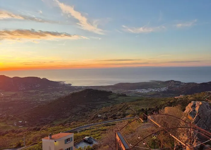 Superbe Maison De Village Authentique Vue בית נופש Sant'Antonino