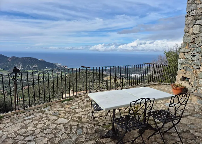 Holiday home Superbe Maison De Village Authentique Vue *